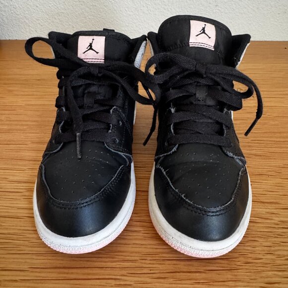 NIKE JORDAN AJ1 MID ARTIC PINK 2Y BLACK PINK AIR JORDAN 1 STREETWEAR TREND SHOES - Picture 1 of 9